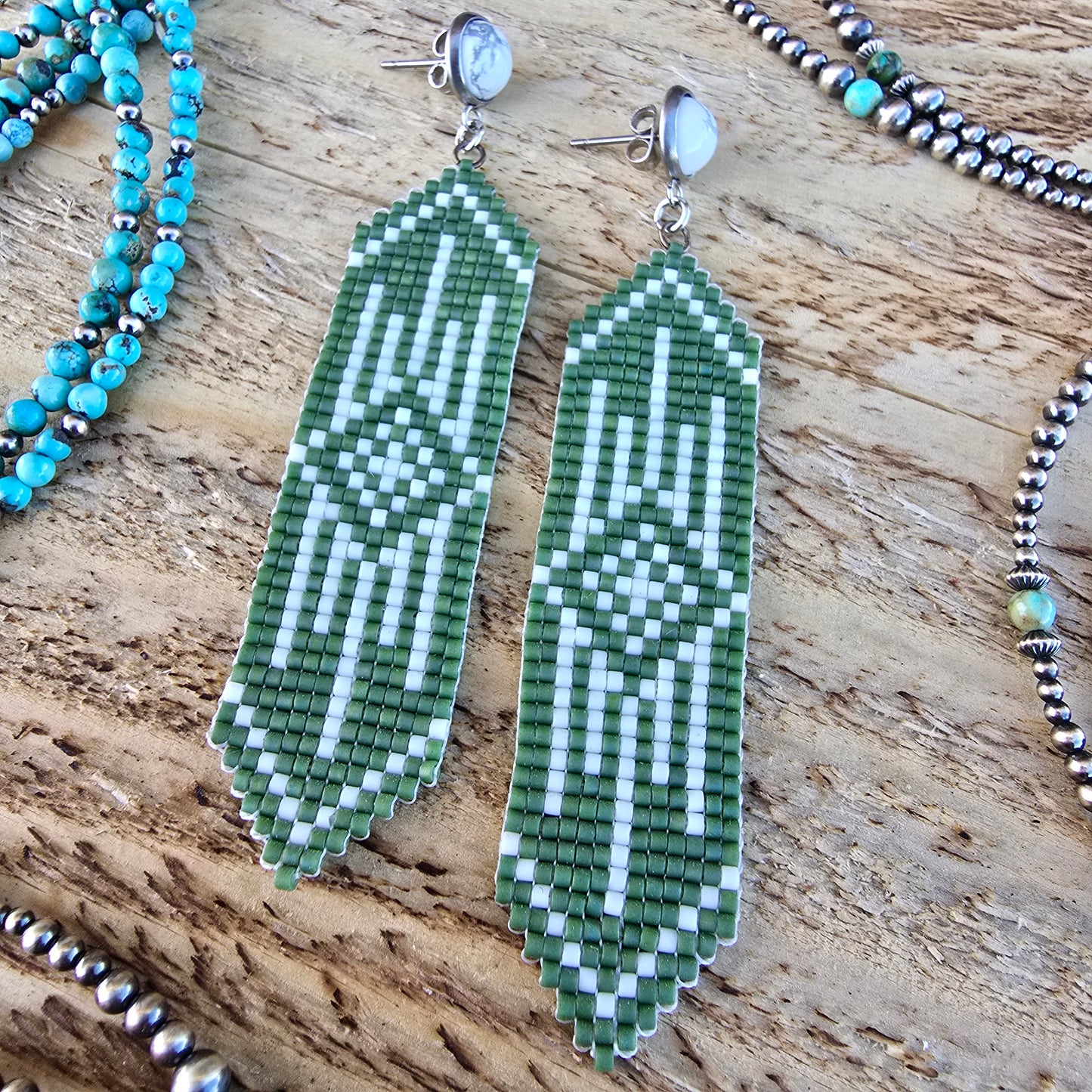 Beaded Cinch Earrings "Simple Green"